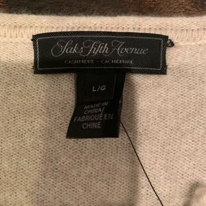 Saks Fifth Avenue Tops - Cashmere Saks Fifth Avenue Cardigan/sweater Saks Fifth Avenue Tops - Cashmere Saks Fifth Avenue Cardigan/sweater